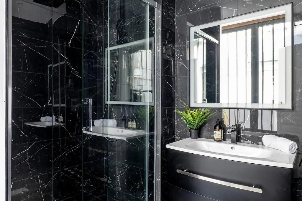 Gembnb Luxury Apartments - Residence Aqueduc Paris France
